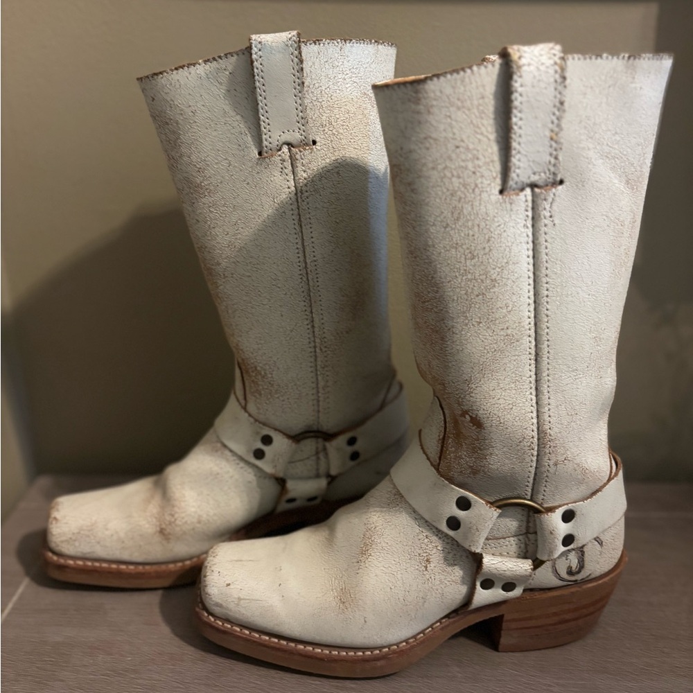 FRYE women’s 12R harness pull on boot | cracked white leather | moto biker boot